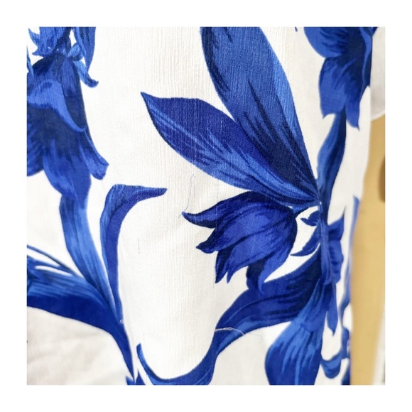 Ann Taylor Blue Floral Women's Top - Picture 9 of 10